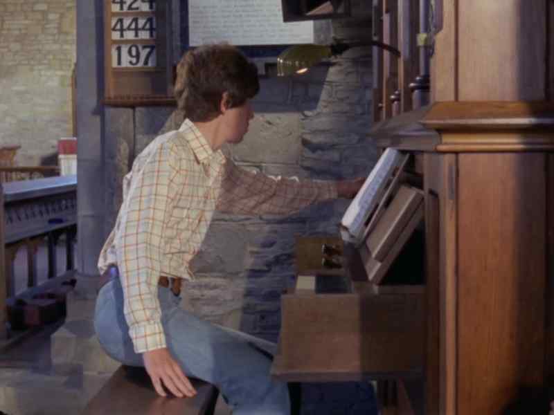 [ORGAN POWERING ON]