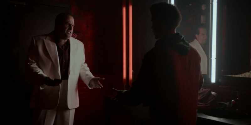 Oz, it's not her. - [phone clatters]