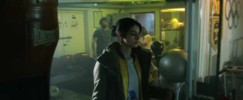 Özge, warm up. We start earlier today, okay?