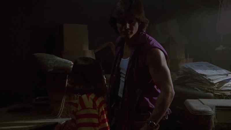 Ozzie, come here. - I ain't goin' in that dark corner