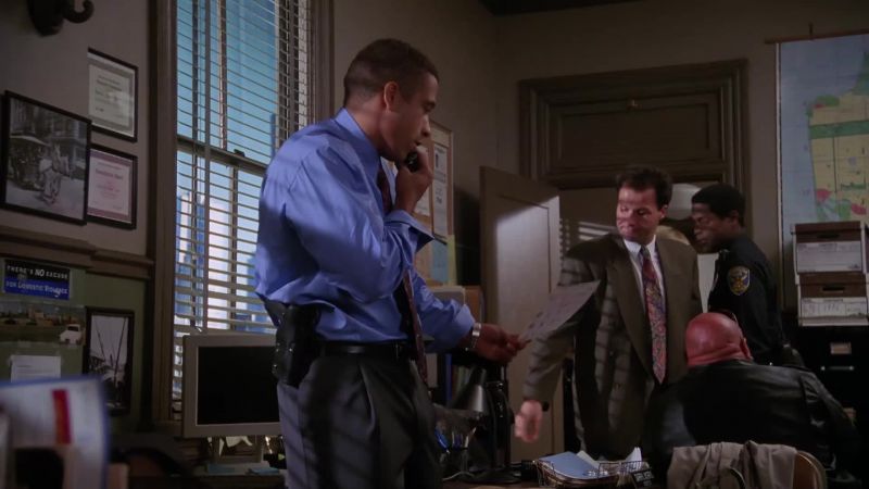 P3. - Piper? Hey. Hey, where's Prue?
