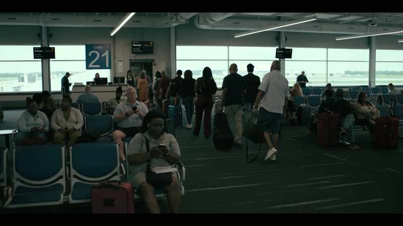 Paging passengers on flight dl1071