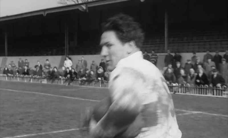 Pass the ball, Gower