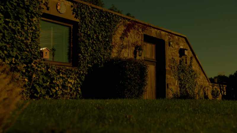 PAUL: Who would live here? Hm... - BOB CHUCKLES
