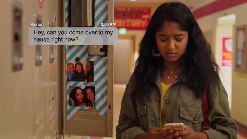 Paxton was texting her... to go to his house?