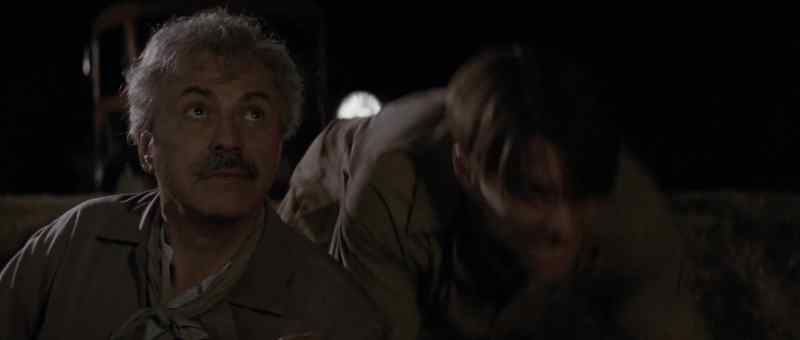 Peevy... the stake! - Get down!