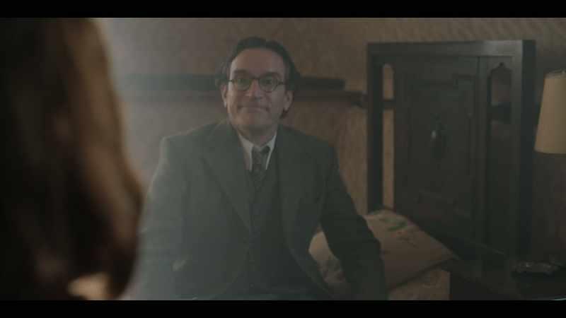 [Peggy sighs]