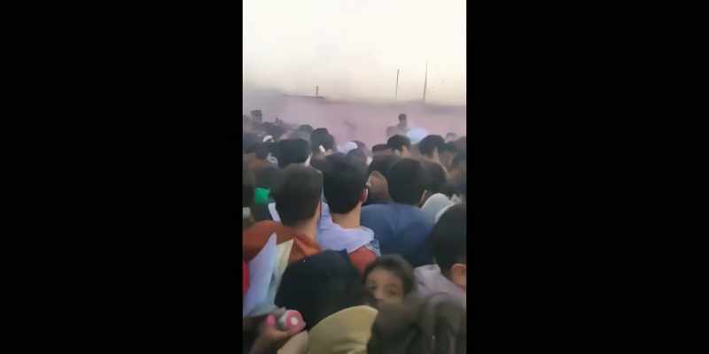 [people clamoring]