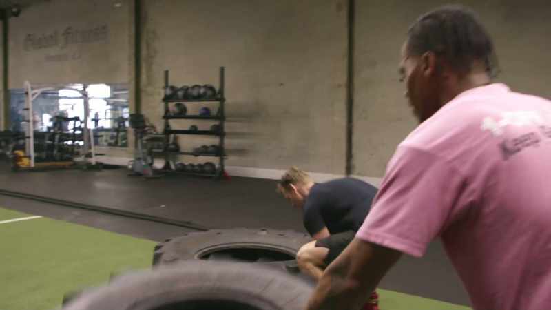 People fake private gym trainings