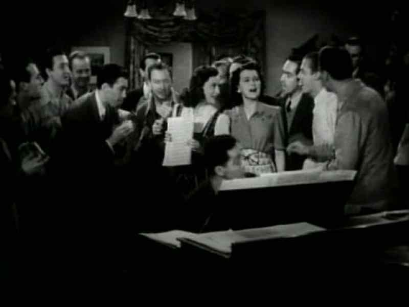 �� People gather 'round when they hear the sound ♪