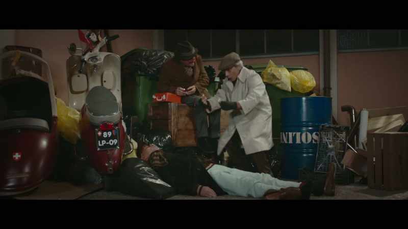 Però, secondo me, non c'è più niente da fare. - Non dire stupidate! - Va be'
