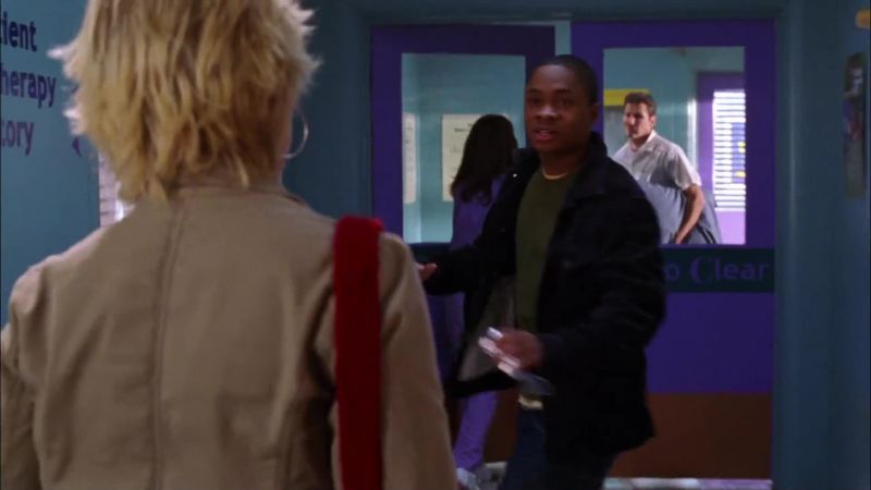 Pete, wait. - Chloe, listen