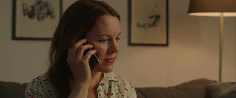 [phone buzzing] - [dramatic ringtone ringing]
