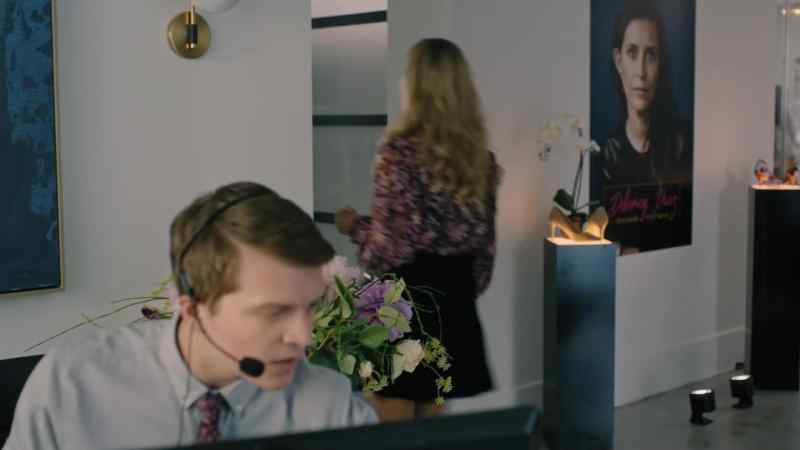 (phone ringing)