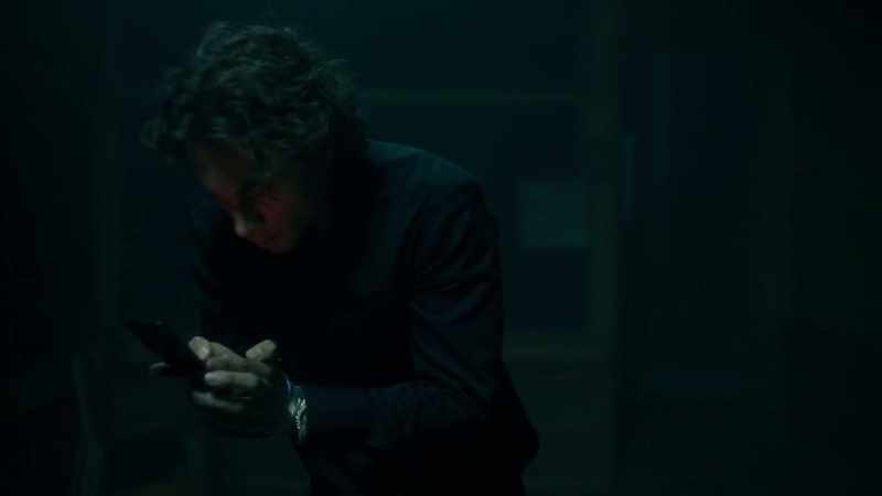 (phone ringing)