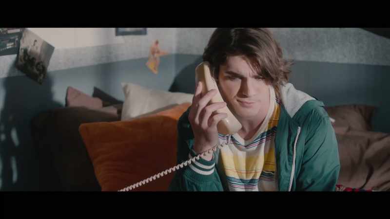 (phone ringing)