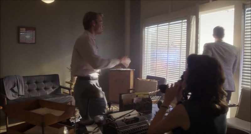 (phone rings)