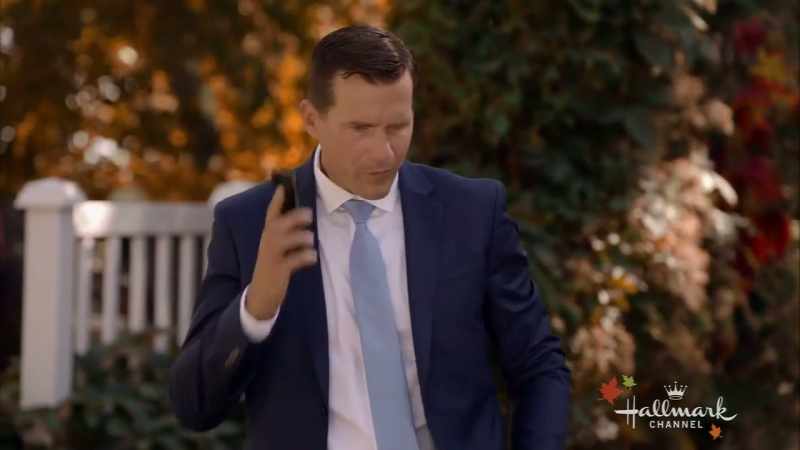 (phone rings)