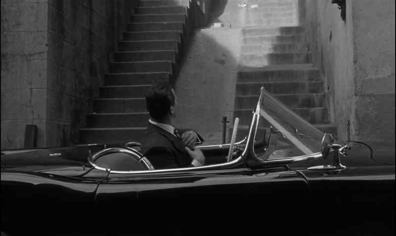 ��♪ [Phonograph: Man Singing Aria In Italian]