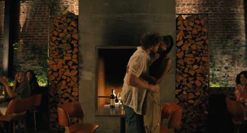 Pick me up, woman. - [laughs]