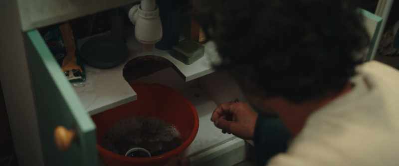(pipe rattling) - (water trickling)