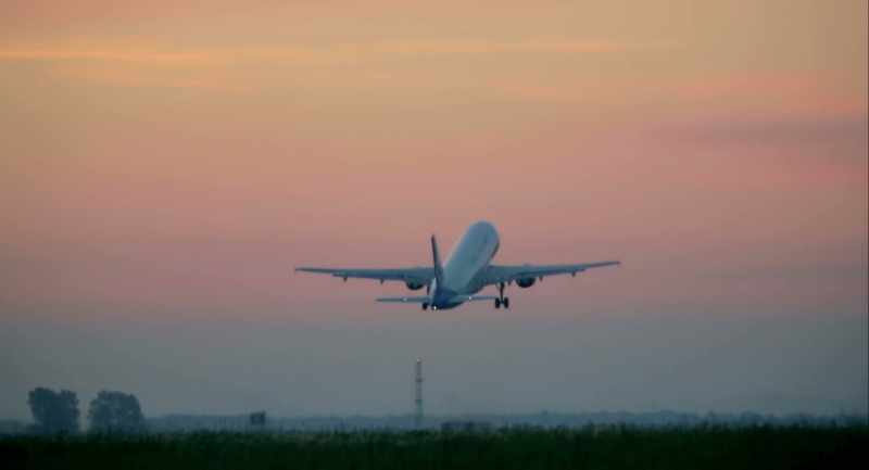 (plane engine roaring)