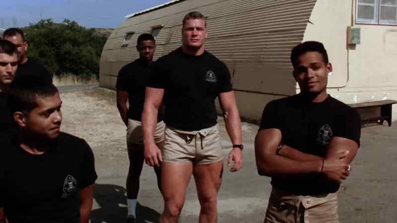 Platoon, ten-hut