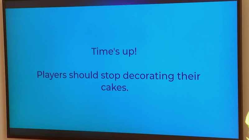Players should stop decorating their cakes.