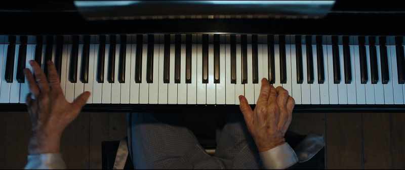 (PLAYING LA BAMBA)