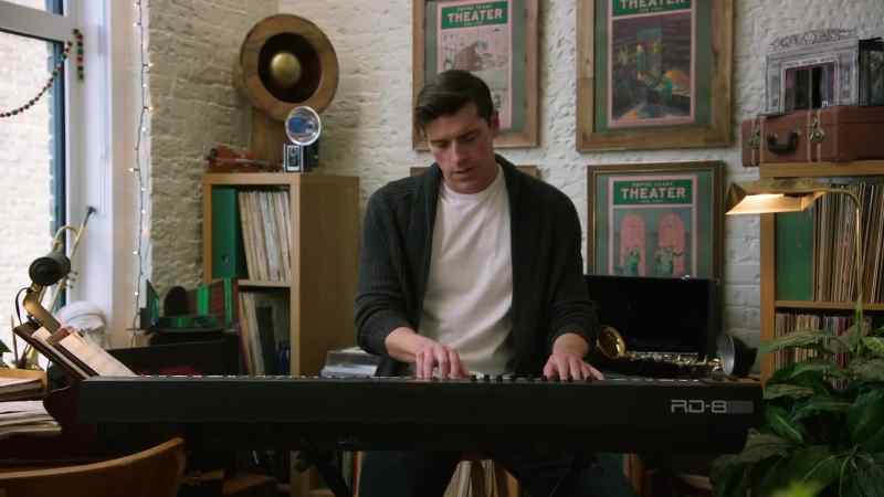 (playing notes)