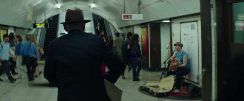 Please, an ambulance! We need an ambulance!