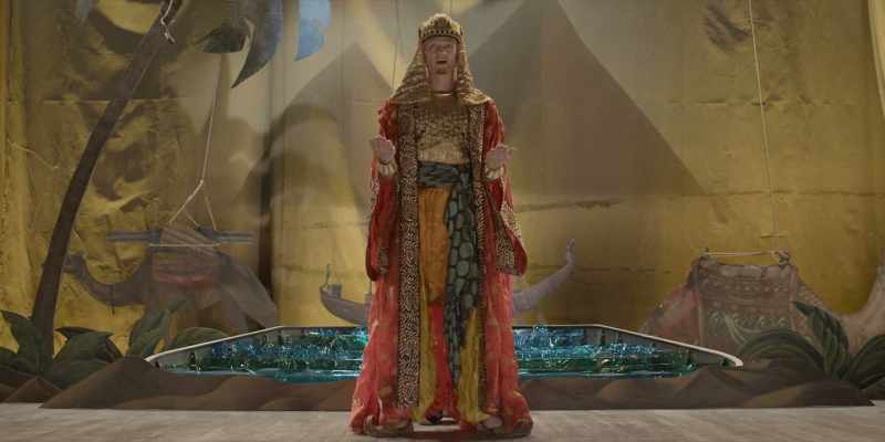 Please, lady pharaohs