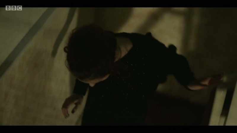 Please! Somebody! Help me! - Dia! Dia!