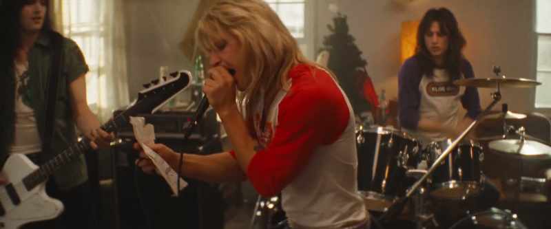 �� Plug me in, I'm alive tonight ♪