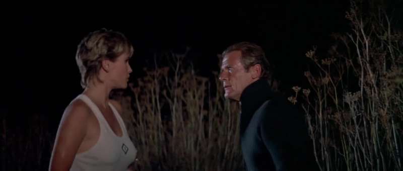 Pola Ivanoval James Bond