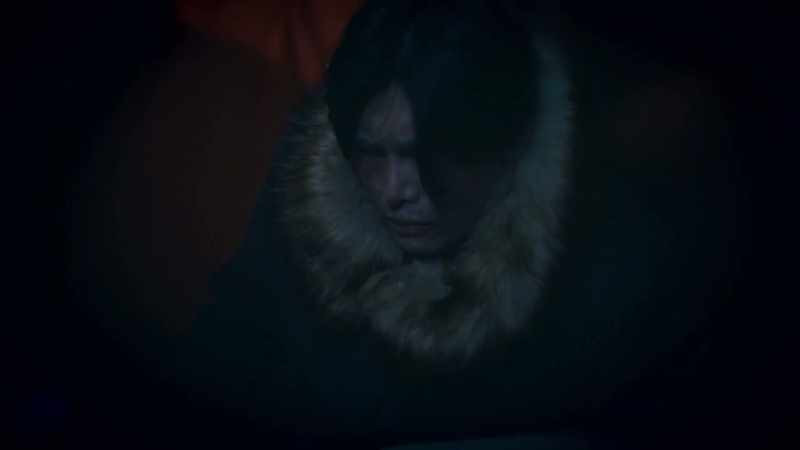 [polar bear roaring]