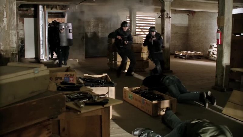 Police! Get down!