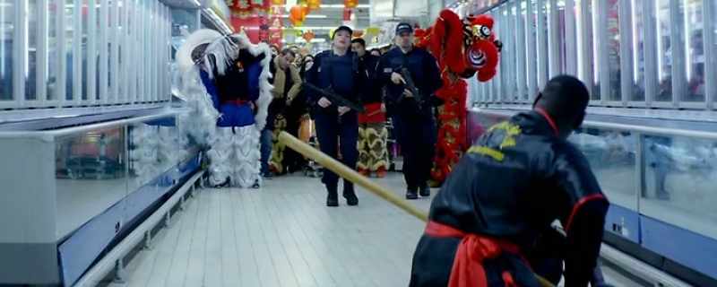 Police, move back