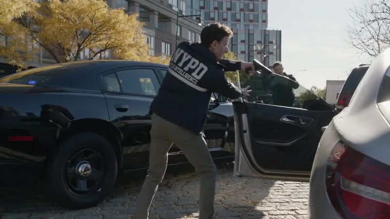 Police, police! Don't move!