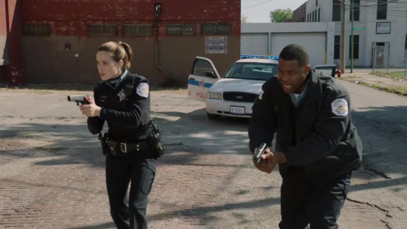 Police! Show me your hands!