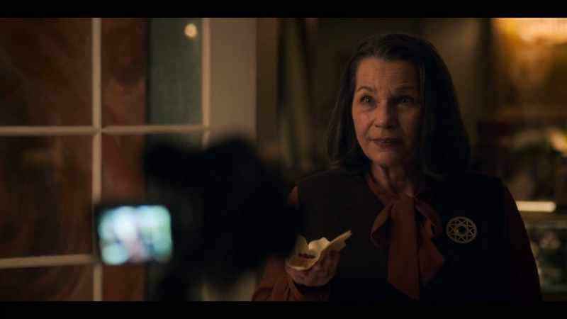 Port Charles? She had a twin, Penelope?
