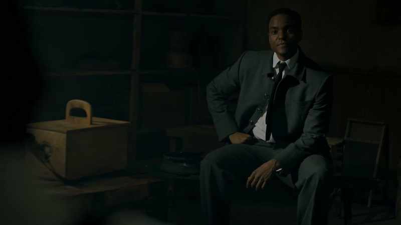 (porters laugh)