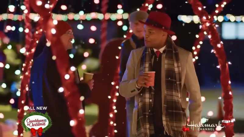 �� Pretty lights on the tree ♪