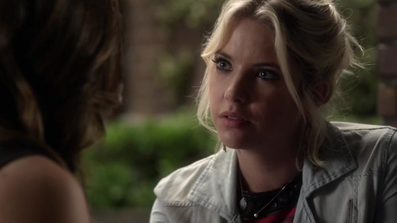 PREVIOUSLY ON PRETTY LITTLE LIARS