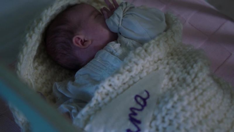 {Pub}(Baby crying)