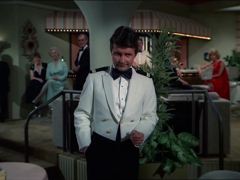 Purser Smith, would you give the dollar back to the passenger