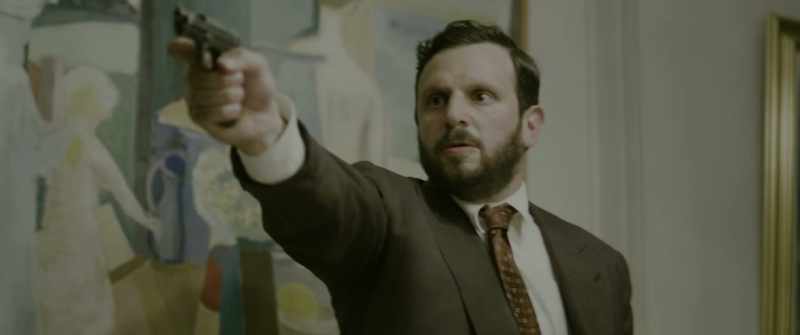 Put down the gun. - Easy now