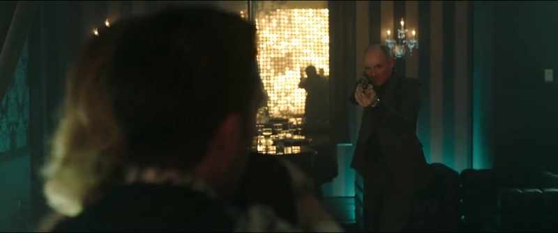Put your gun down! - Drop it!