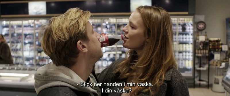 Put your hand in my bag. - Your bag?