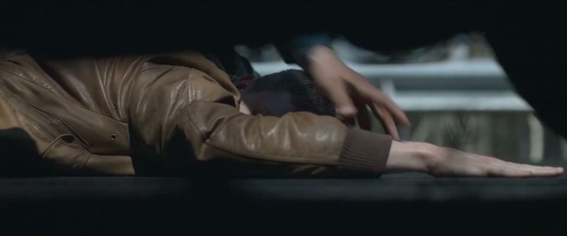 Put this other hand behind your back. Stay right there. Do not move